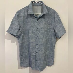 Lululemon Men’s Short Sleeve Button Down Size Medium